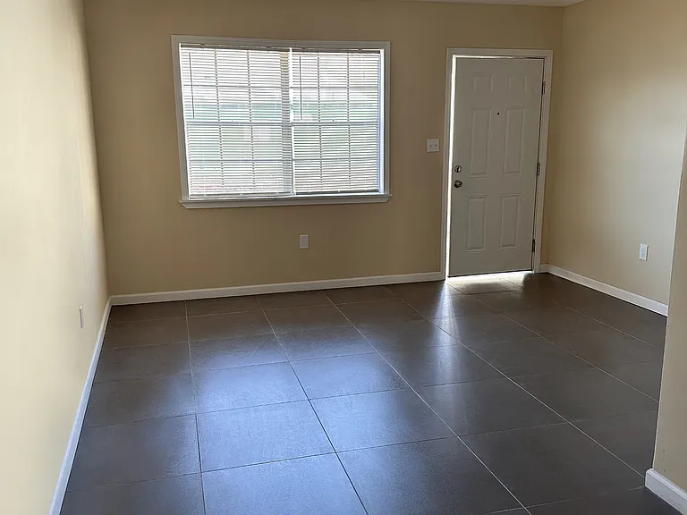 80-152 Turner Pl — Photo 2