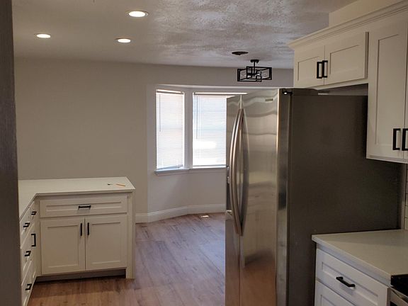 5th image of 4213 Langtry Dr