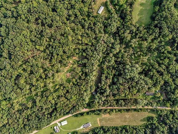 4th image of 35401 Moore Rd