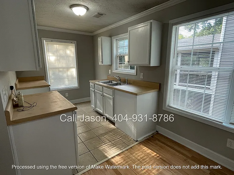 250 Stafford St NW #A — Photo 8