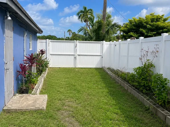 (undisclosed Address), Hollywood, FL 33023