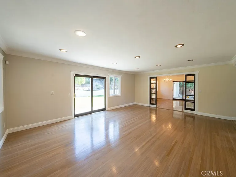 2217 Loma Verde Dr — Photo 8