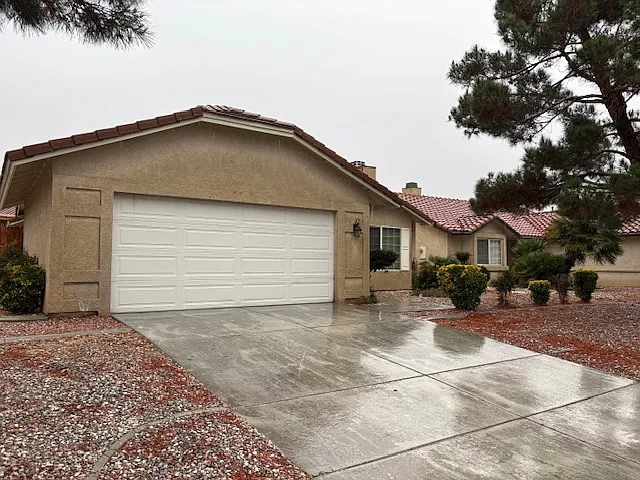 3 bed, 1297 sqft, $2,295 — Photo 2
