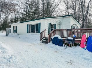 10335 N Polk Ave, Harrison, MI 48625