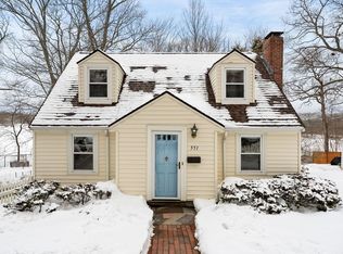 551 Poplar St, Roslindale, MA 02131