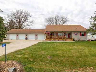 2424 Grundy Rd, Cedar Falls, IA, 50613