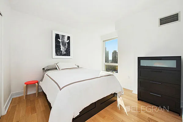 Rented by ER (DO NOT USE) | media 9