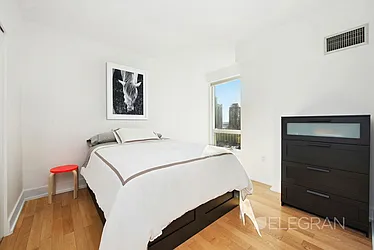 Rented by ER (DO NOT USE)