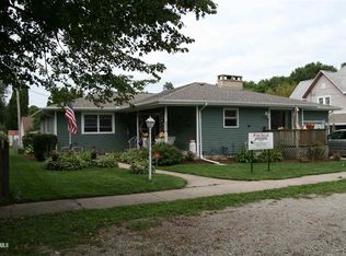 114 E 2nd St, Chadwick, IL 61014