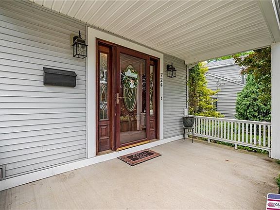 2nd image of 724 Plymouth Ln