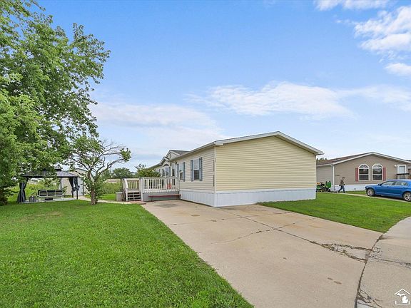 2nd image of 584 Pine Tree Ct