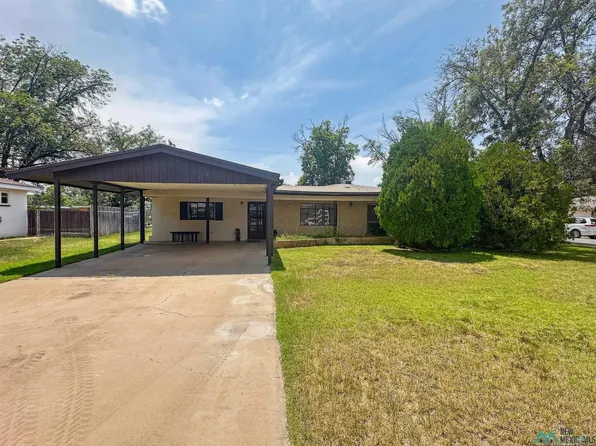1307 N Country Club Cir, Carlsbad, NM 88220