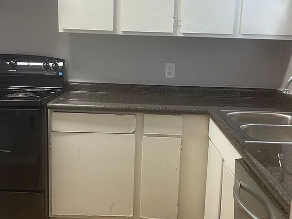3rd image of 226 Muller St APT 1