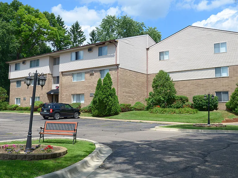 Rochester Square Apartments — Photo 63