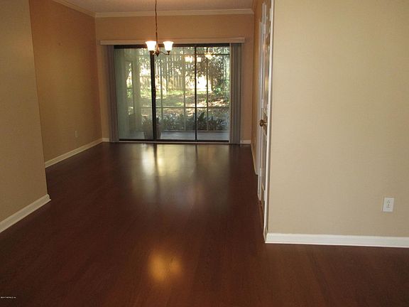 3rd image of 2803 Wood Hill Dr #2803