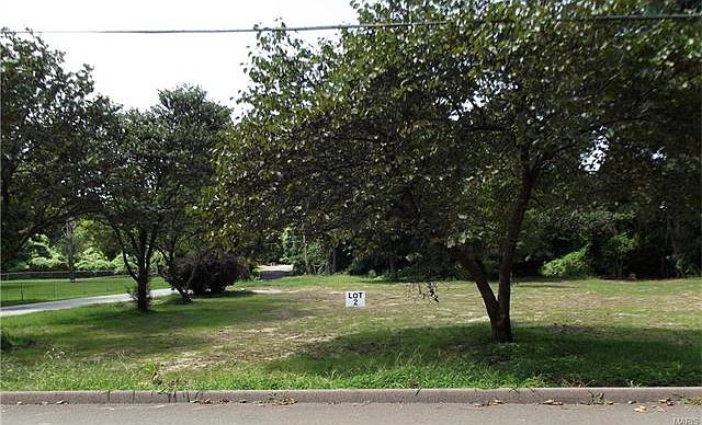 1st image of 2 Inez Ave