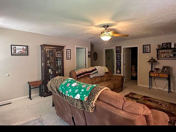 5th image of 220 Wayne Elam Rd