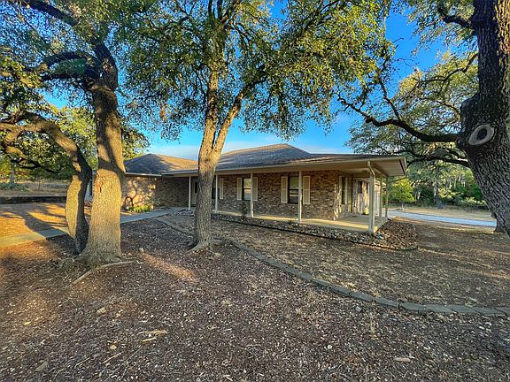 2nd image of 1775 Hoffmann Ln