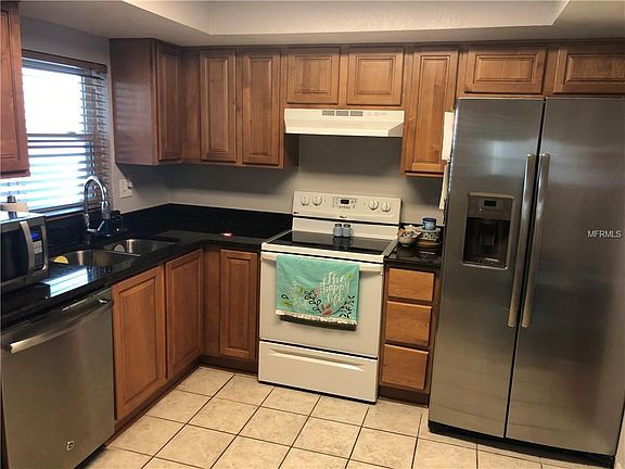 2nd image of 521 Cameo Dr
