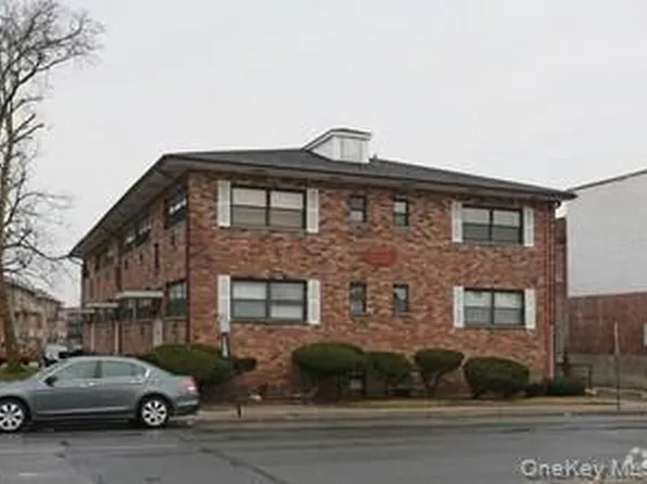 80 Lincoln Avenue #3C, Rockville Centre, NY 11570