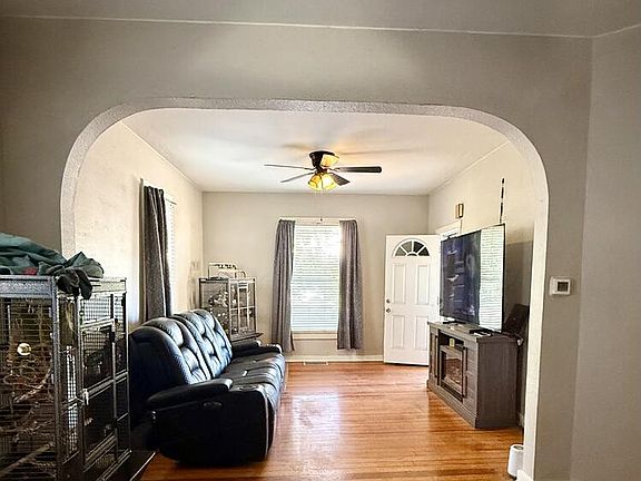 4th image of 1430 Spruce St