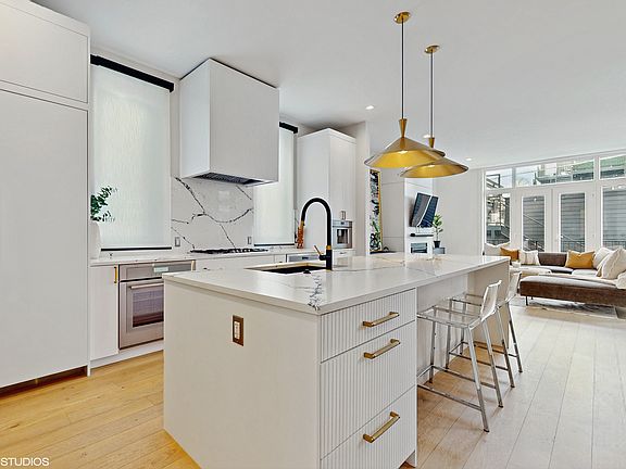 5th image of 2713 N Campbell Ave