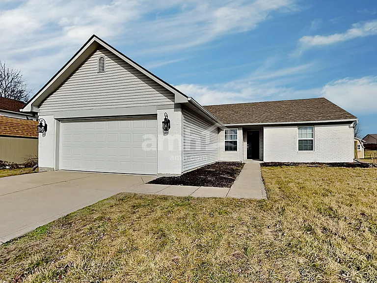 8284 Shattuck Dr — Photo 1