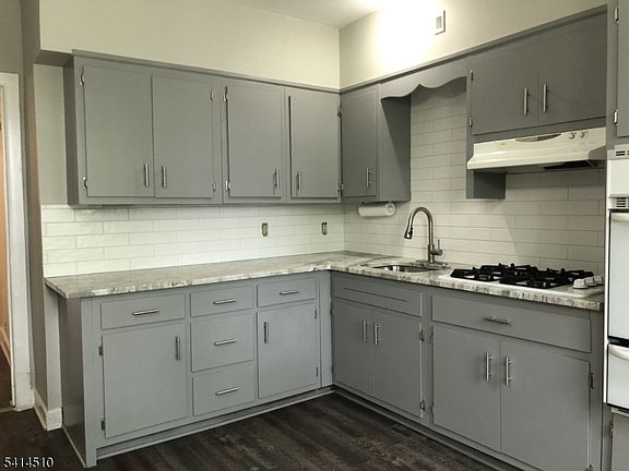 4th image of 193 Hillside Ave