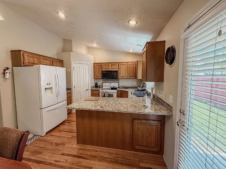 505 Lost Basin Ct — Photo 8