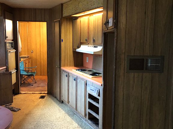 2nd image of 4711 Bellwood Dr NE