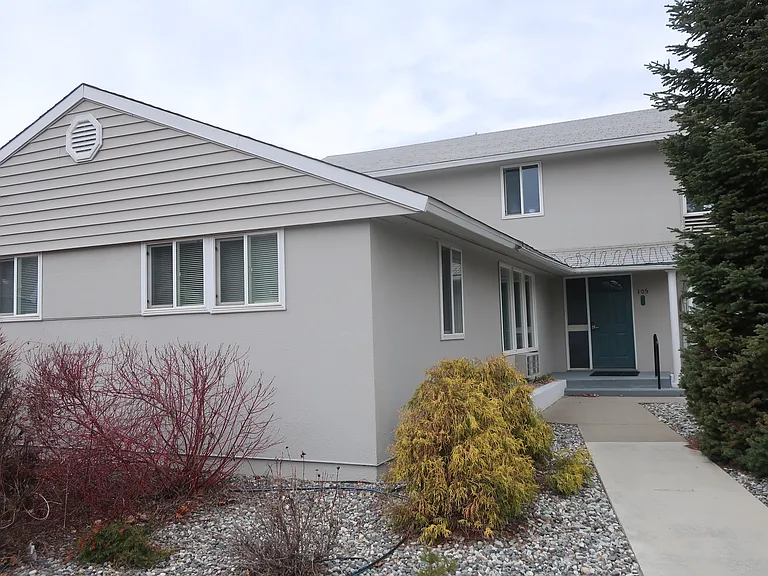 105 Lavender Ct #1 — Photo 1