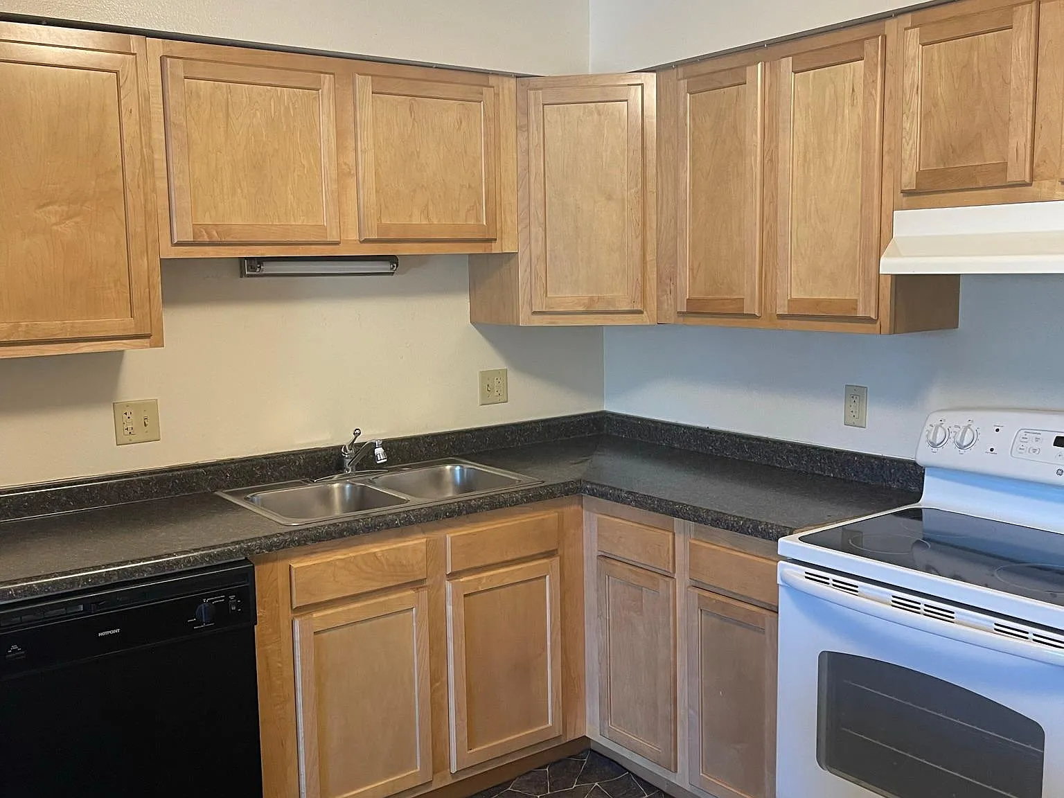 1 bed, $948 — Photo 2