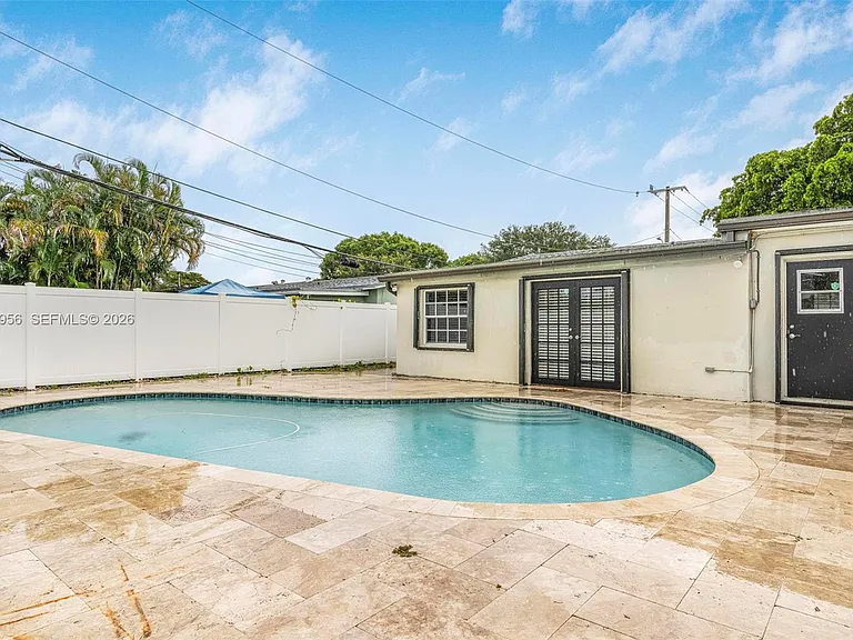 5001 SW 92nd Ter — Photo 17