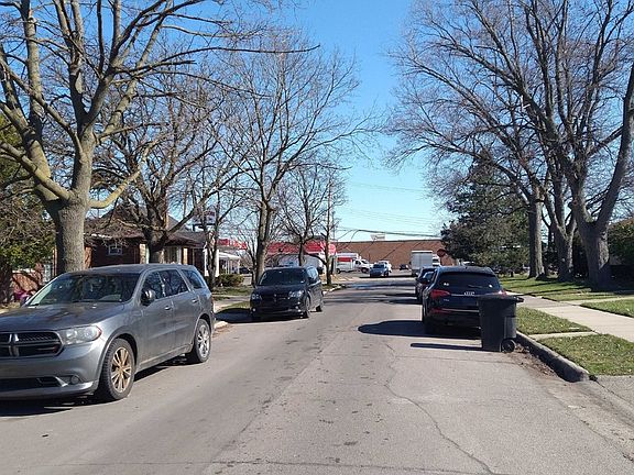 4th image of 19171 Alstead St
