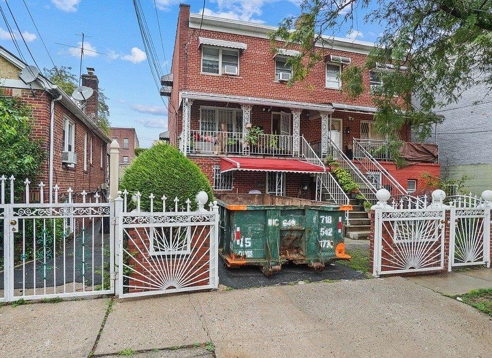 1st image of 955 E 226th Street