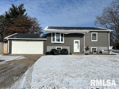 902 14th Ave NW, Clinton, IA, 52732
