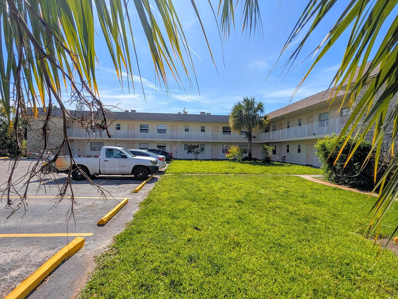 1 bed, 1.0 bath, 573 sqft, $1,545 — Photo 1