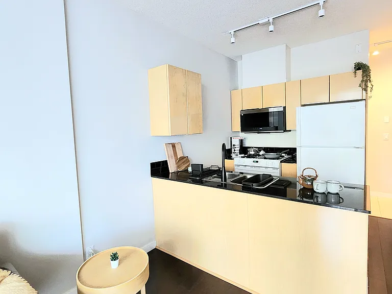 1239 Georgia St W #801 — Photo 10