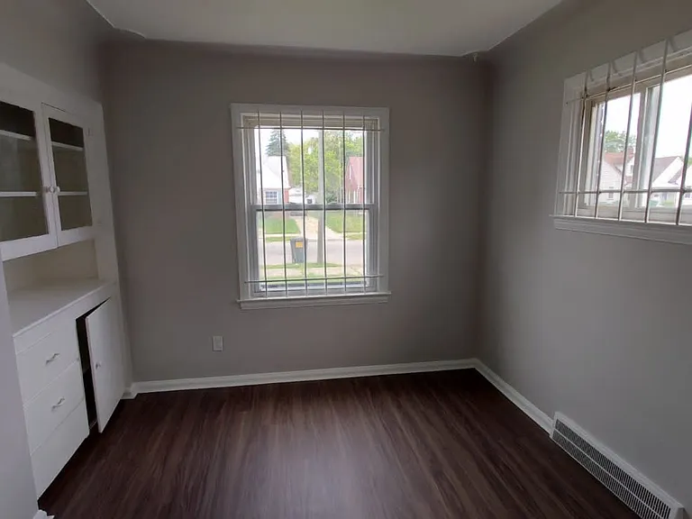 5263 Lodewyck St — Photo 9