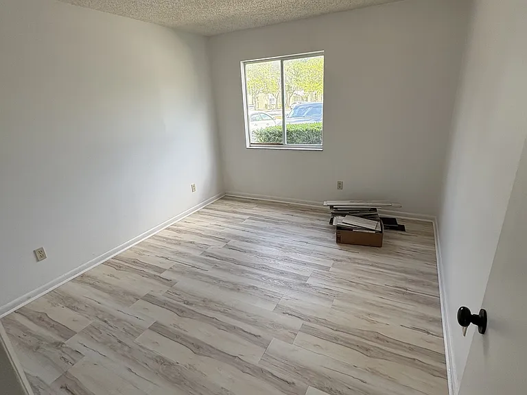 593 Fairways Cir #A — Photo 9
