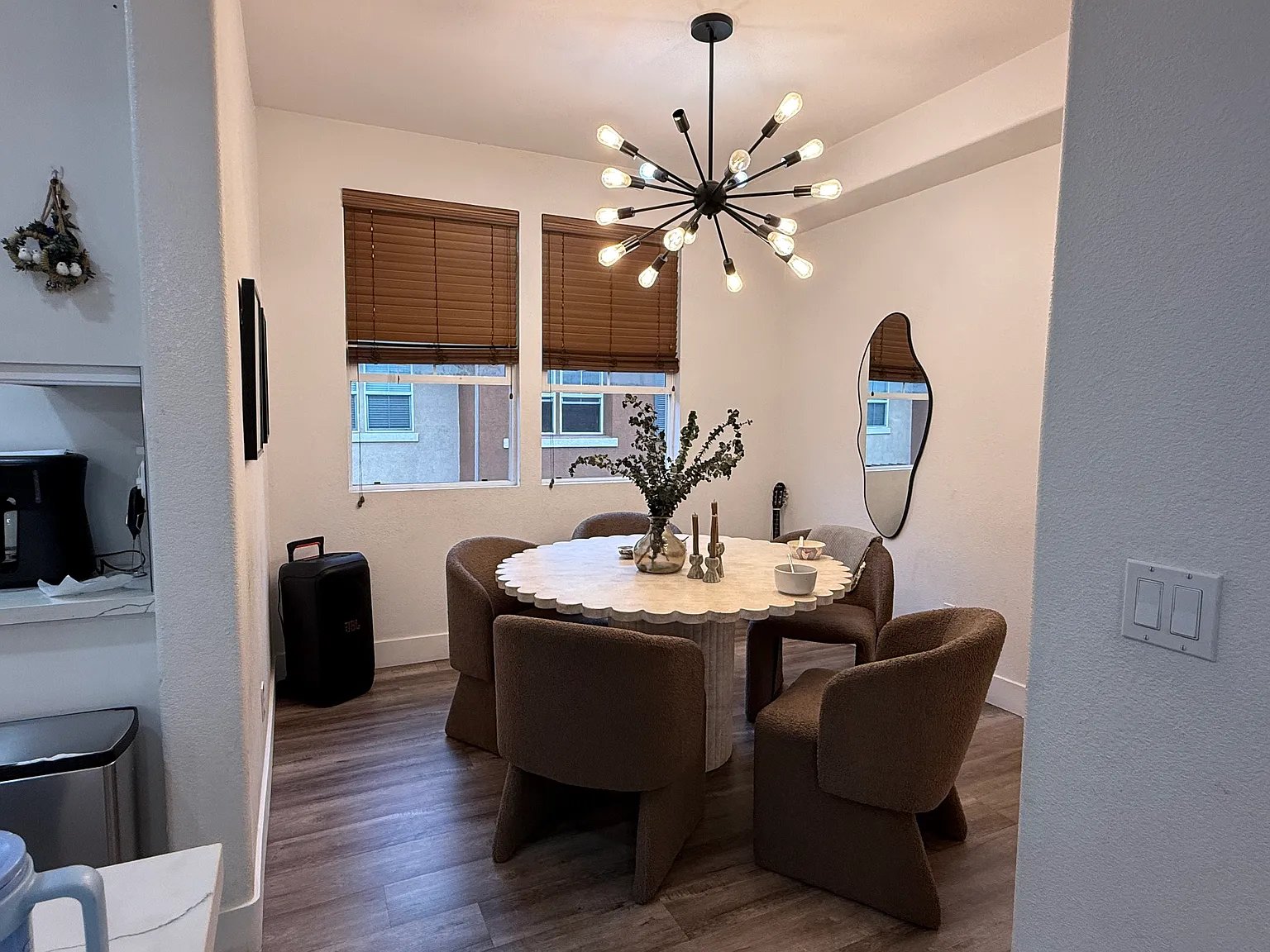 3 bed, 3.5 bath, 1587 sqft, $4,495 — Photo 4