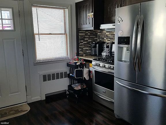 5th image of 213 N Maple St