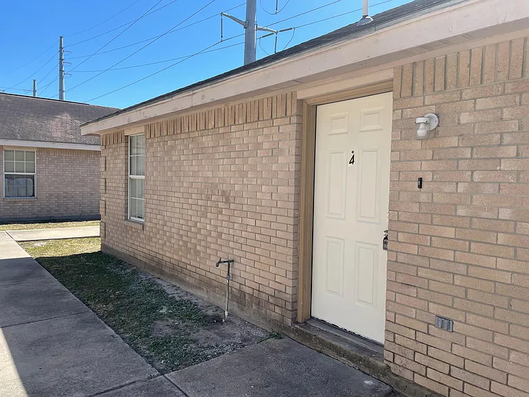408 E Ulex Ave #4 — Photo 8