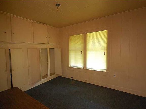 5th image of 710 Avenue G