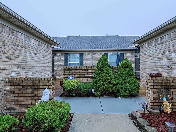 3rd image of 49861 Hidden Valley Dr #131