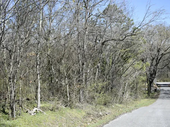 109 7th St, Rossville, GA 30741