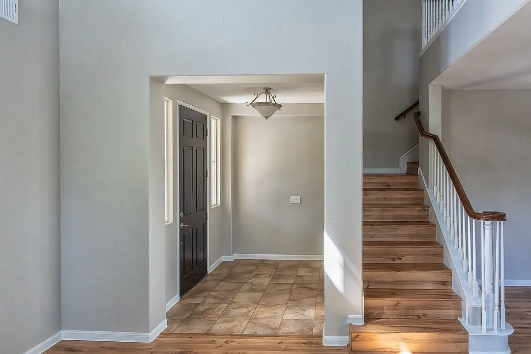 5 bed, 3.0 bath, 2696 sqft, $3,500 — Photo 3