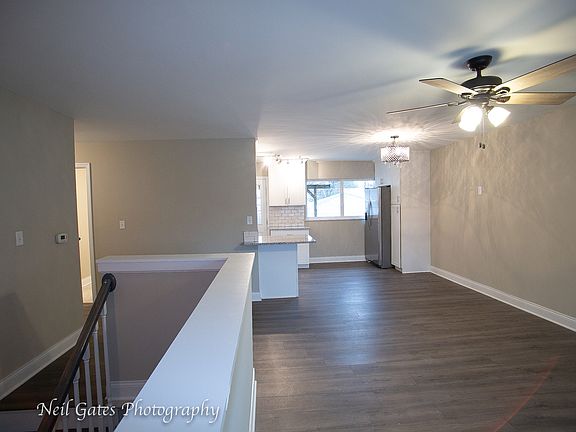 4th image of 333 E Fullerton Ave