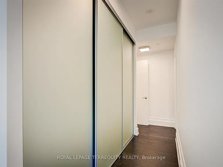 3 Southvale Dr #401 — Photo 23