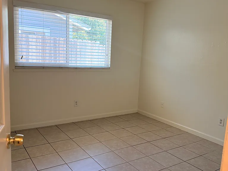 1230 Payne Ct — Photo 11